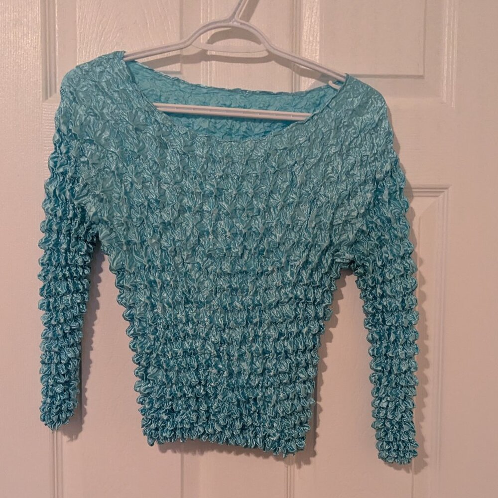 Vintage Popcorn/Magic Bubble top size: average fit